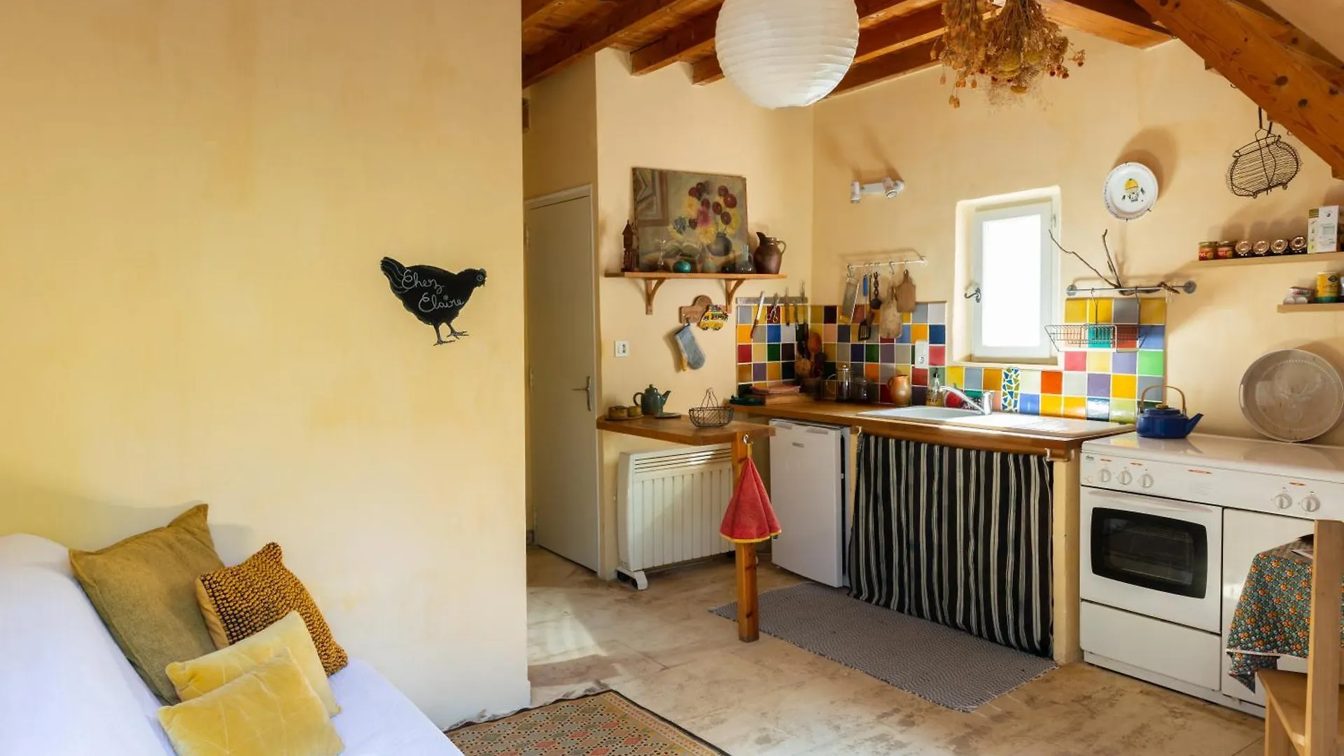 Villa Poterie de Pierroux à Roussillon en Isere France