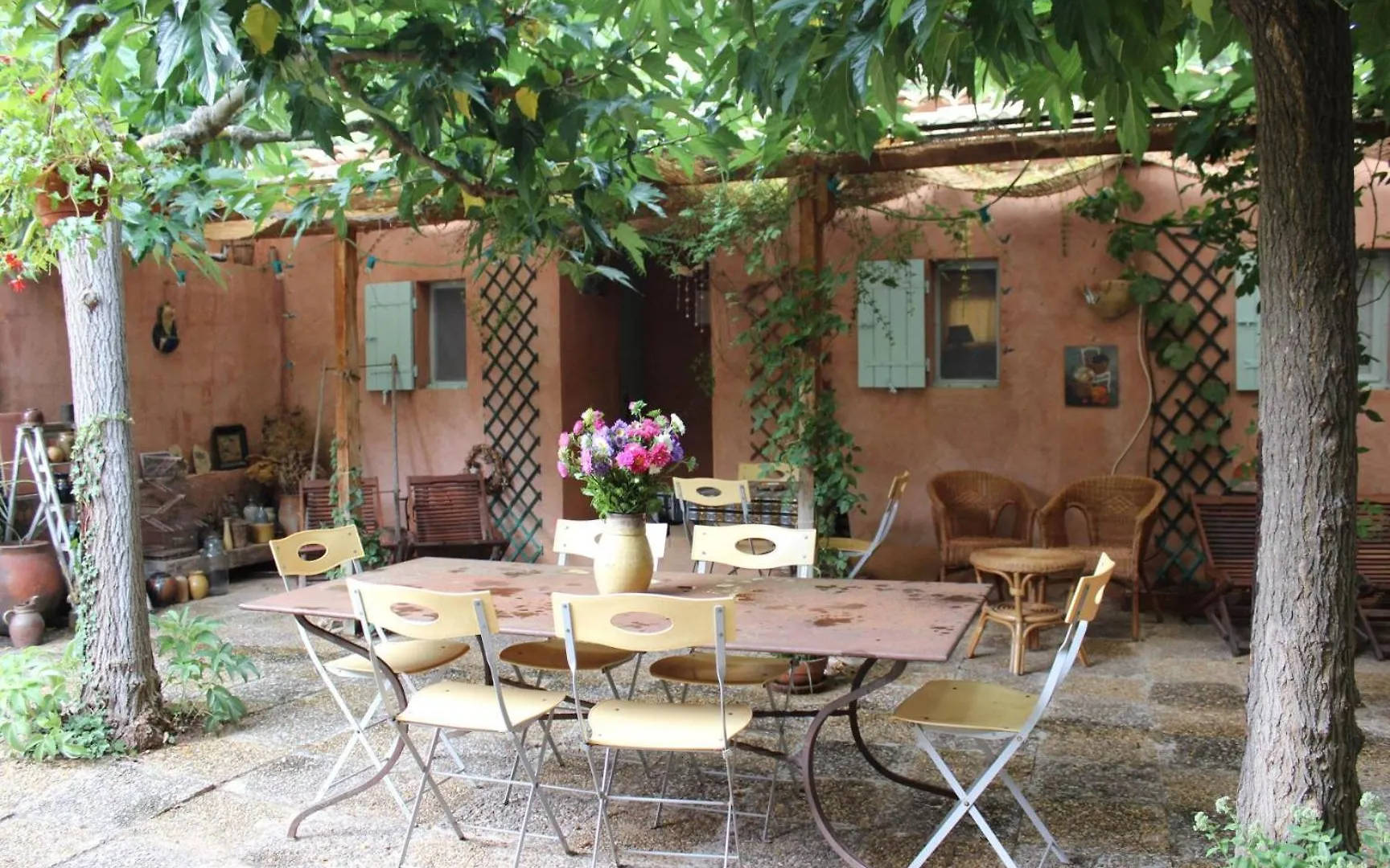 Villa Poterie de Pierroux à Roussillon en Isere 0*,